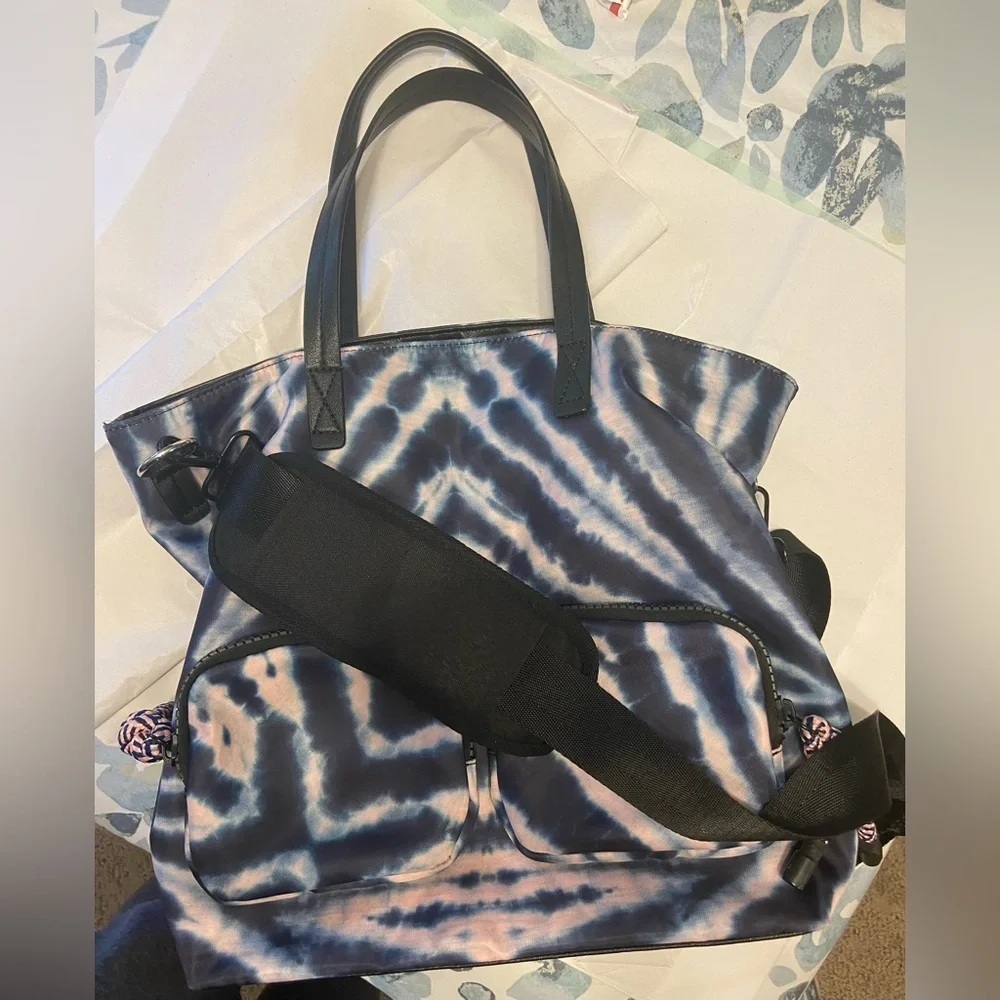 Like Dreams Tie Dye Tote in Baby Pink & Navy